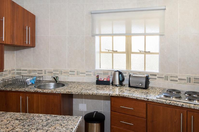 Badplaas, A Forever Resort: 4-Sleeper Rondavel. 2 bedrooms (1 double & 2 single rooms)