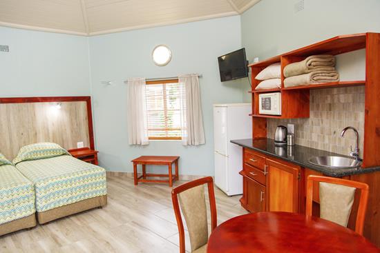 Badplaas, A Forever Resort: 4-Sleeper Economy  Rondavel. Open plan (4 single beds)