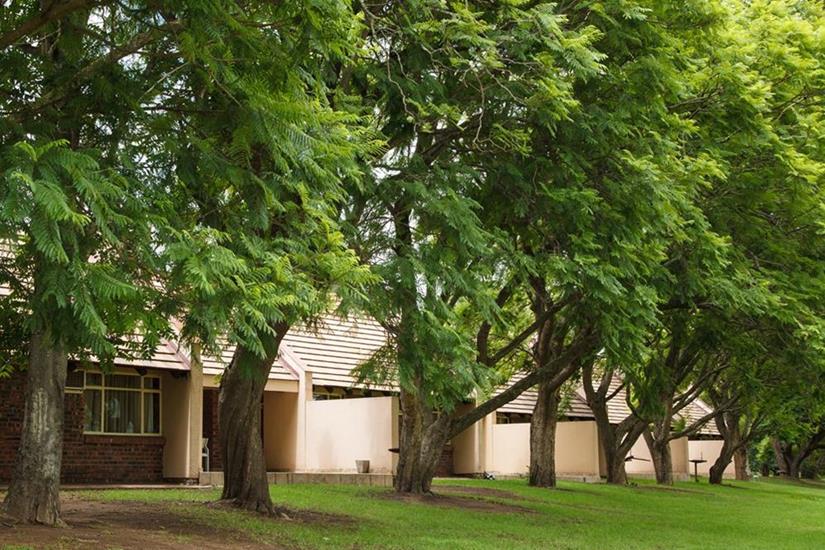 Badplaas, A Forever Resort: 4-Sleeper Chalet. 2 bedrooms (1 double bed & 2 single beds)