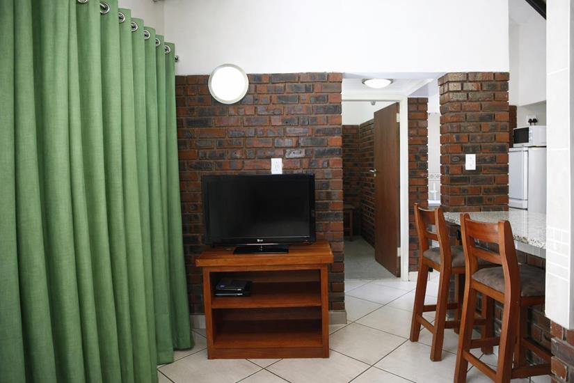 Badplaas, A Forever Resort: 2-Sleeper Chalet. 1 bedroom (1 double bed)